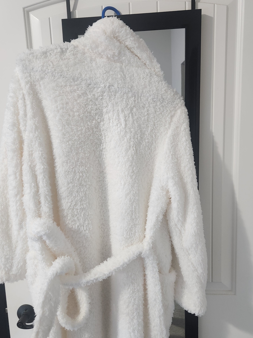 Ulta Beauty Plush White Sherpa Robe - Picture 2 of 3
